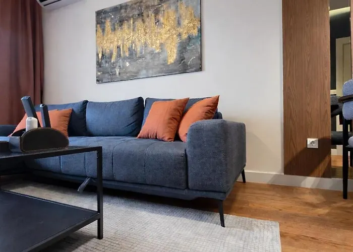 Urban Forest - With Free Garage * 포드고리차