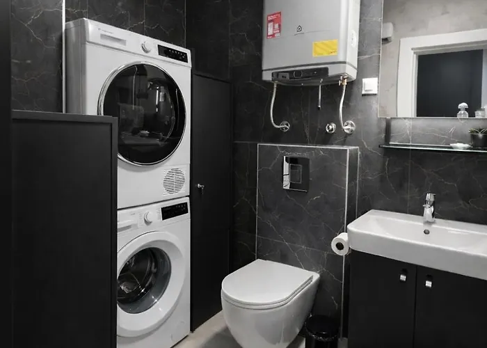 Urban Forest - With Free Garage 아파트 포드고리차