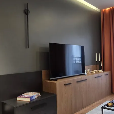 Urban Forest - With Free Garage Appartement Podgorica