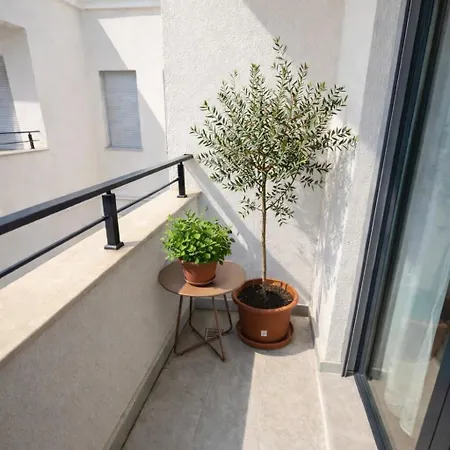 Urban Forest - With Free Garage Appartement Podgorica